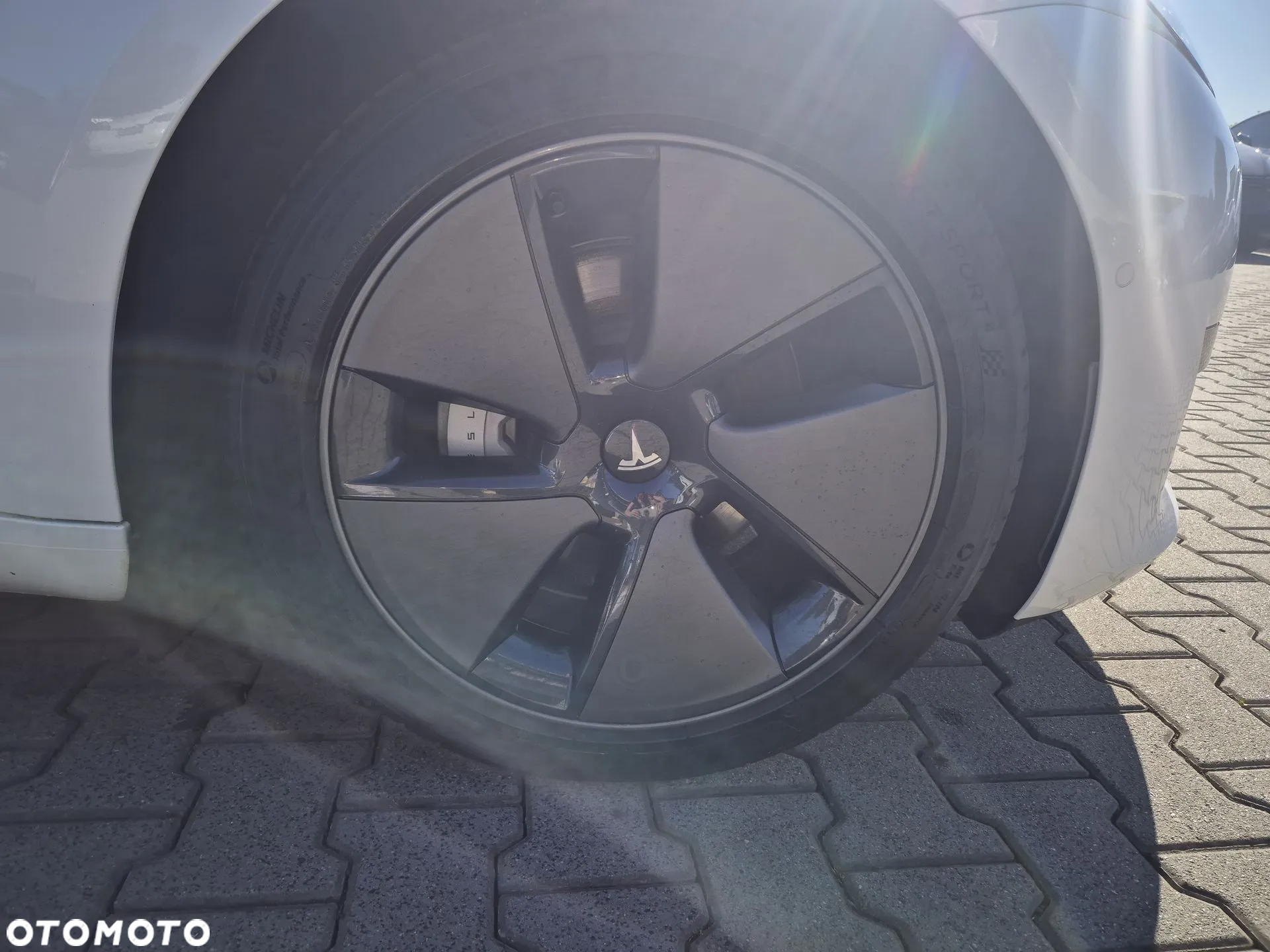 Tesla Model 3 RWD - 14