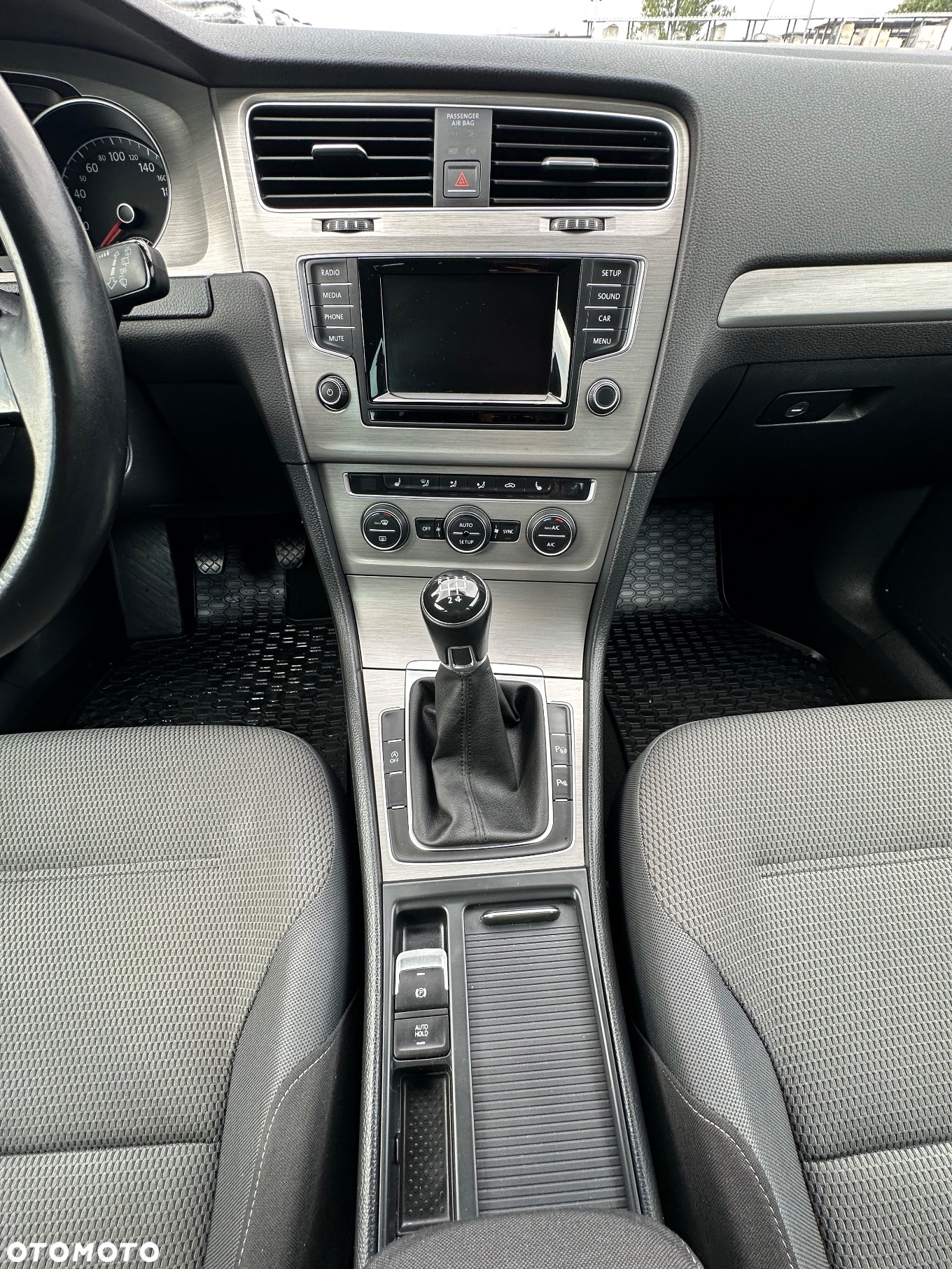 Volkswagen Golf VII 1.6 TDI BMT Comfortline - 16