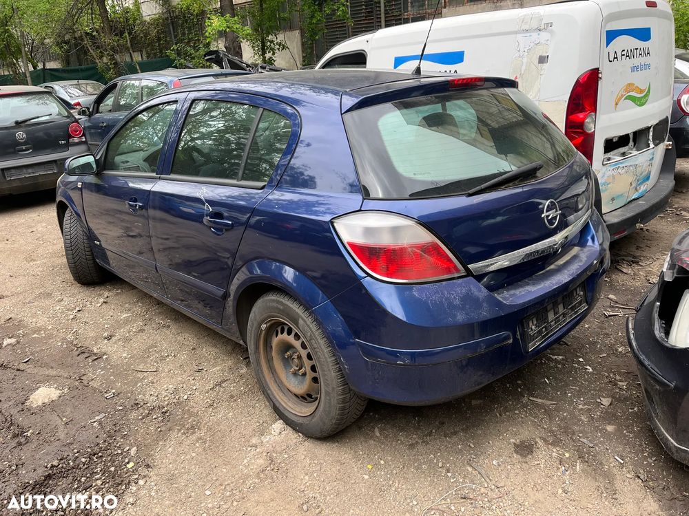 Dezmembrez Opel Astra H albastru benzina 2006 hatchback - 6