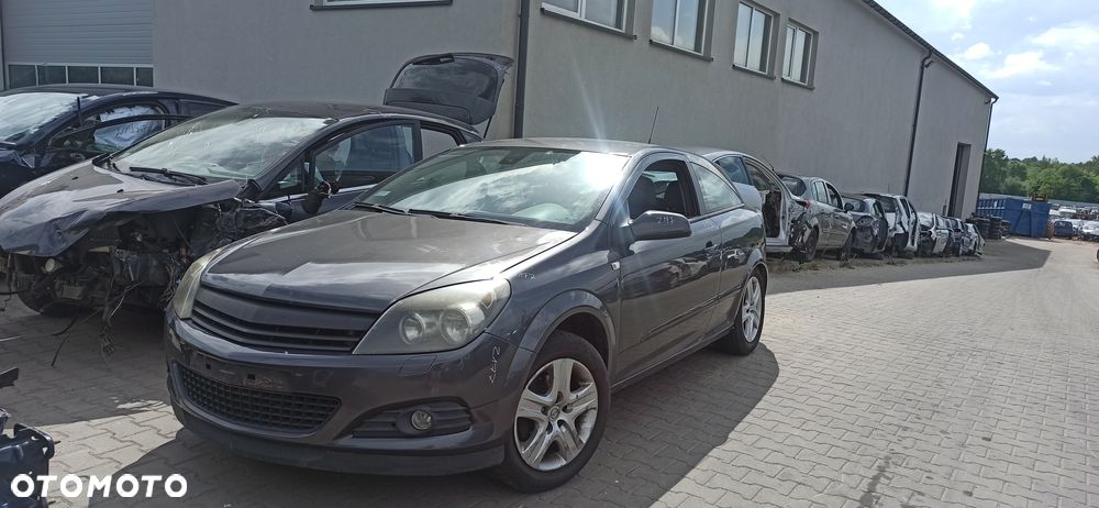 Opel Astra H 3  GTC z silnikiem benzynowym 1,6 16V ozn Z16XER i skrzynią manualną ozn f17 lakier Z177 - 1