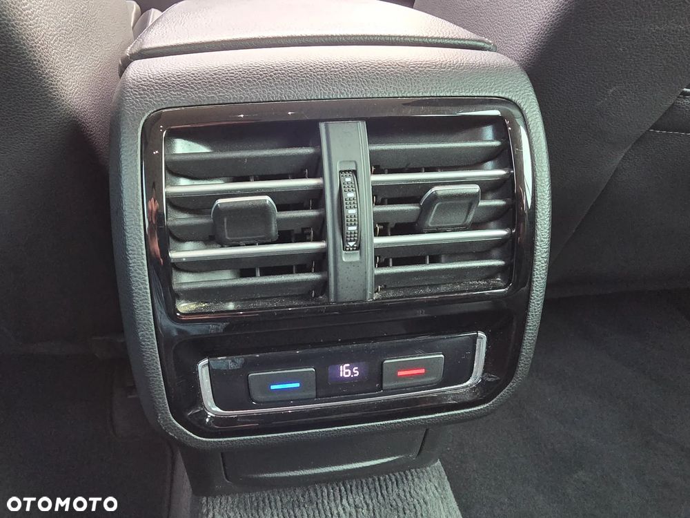 Volkswagen Passat 2.0 TDI (BlueMotion Technology) Highline - 19