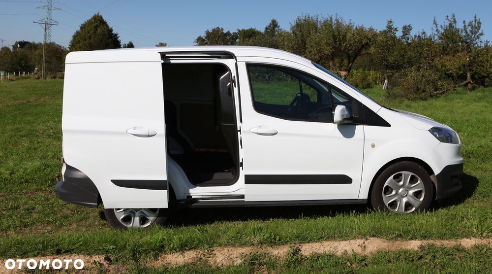 Ford Transit Courier - 4