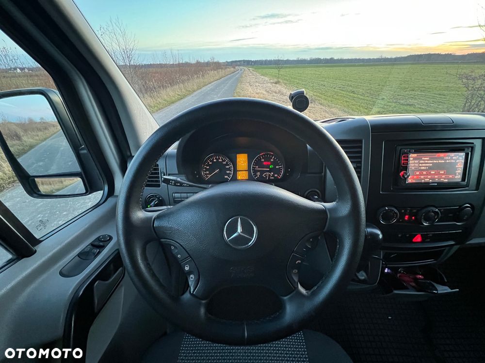 Mercedes-Benz Sprinter - 13