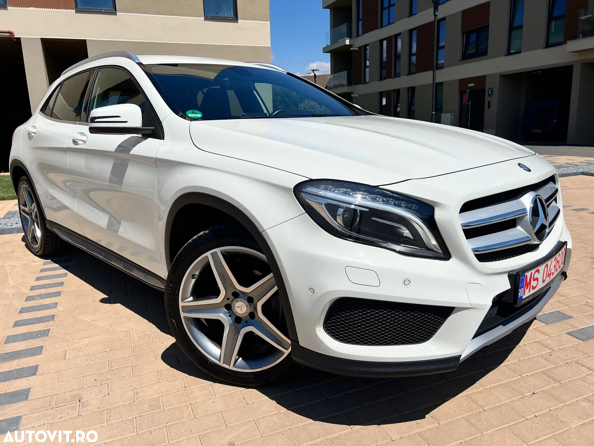 Mercedes-Benz GLA 200 7G-DCT AMG Line - 2