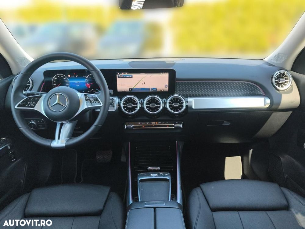 Mercedes-Benz GLB - 12