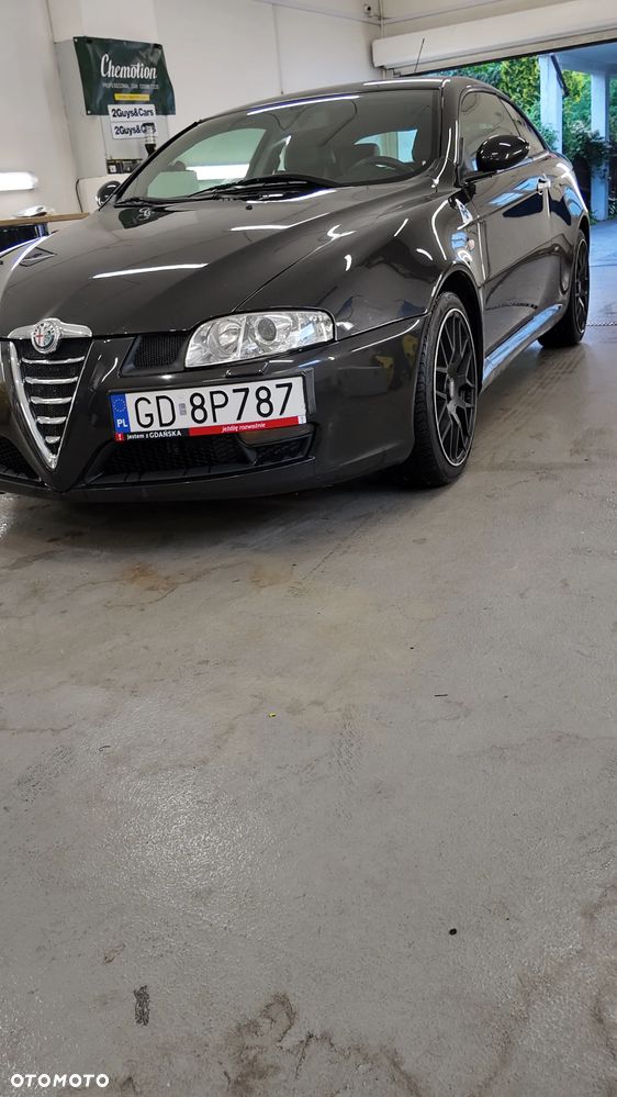 Alfa Romeo GT 2.0JTS Distinctive - 2