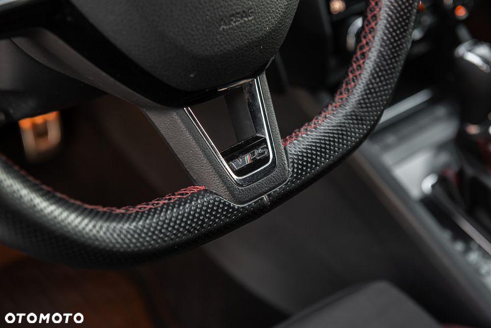 Skoda Octavia 2.0 TDI 4x4 DSG RS - 25