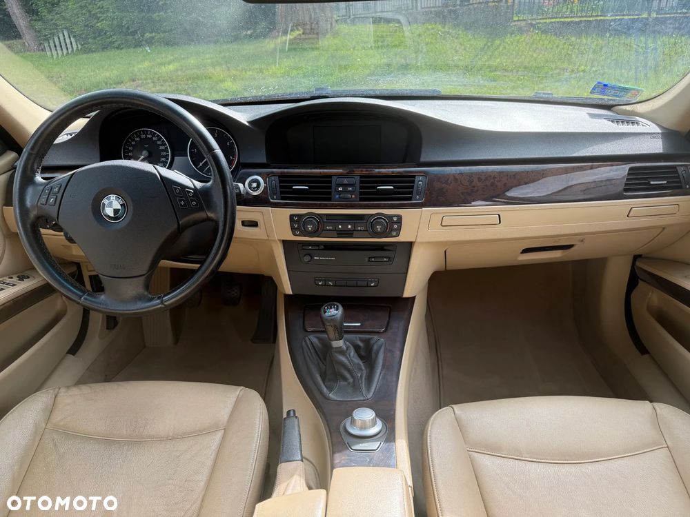 BMW Seria 3 320d - 11