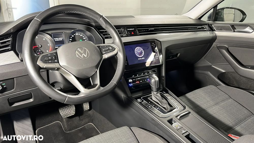 Volkswagen Passat 2.0 TDI DSG Trendline - 13
