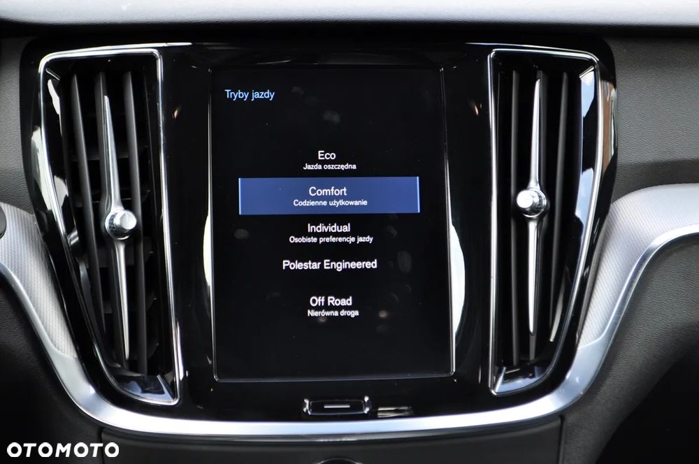 Volvo V60 Cross Country Pro T5 AWD - 23