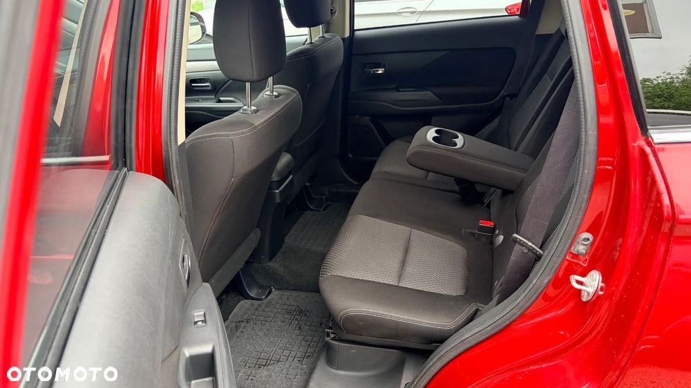 Mitsubishi Outlander 2.0 Intense + Navi 4WD CVT - 17