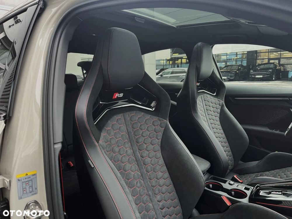 Audi RS3 Limousine - 3