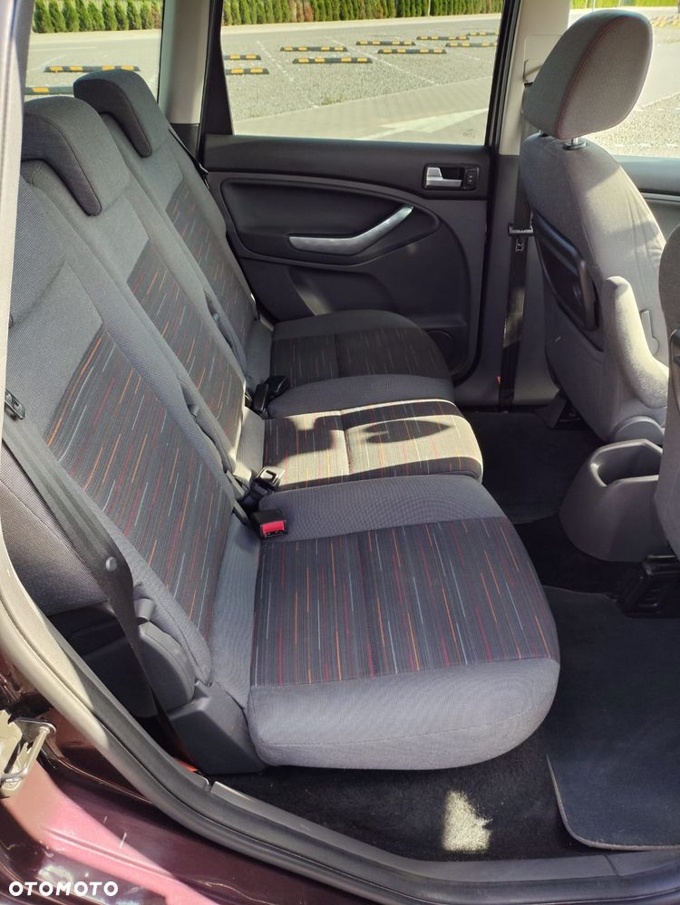 Ford C-MAX - 12