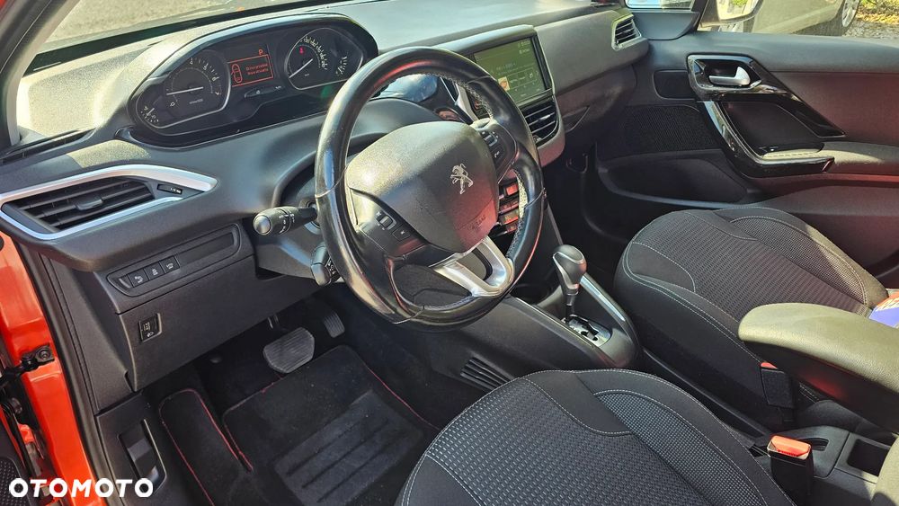 Peugeot 208 1.2 PureTech Allure S&S EAT6 - 9