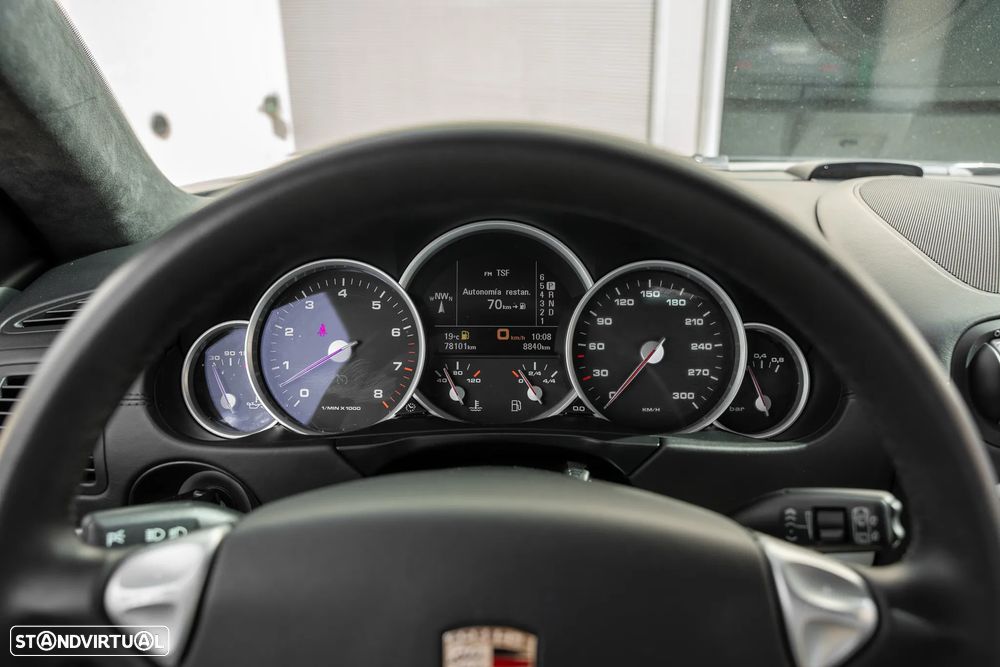 Porsche Cayenne Turbo - 17