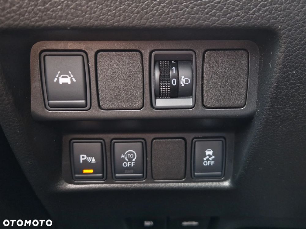 Nissan Qashqai 1.6 DIG-T N-Connecta - 26