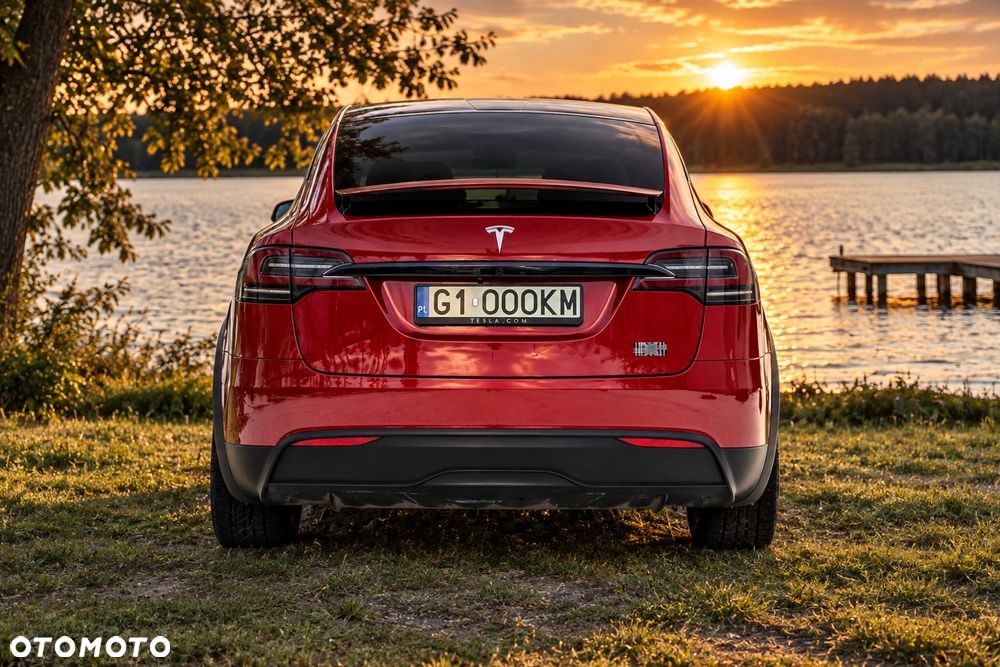 Tesla Model X - 5