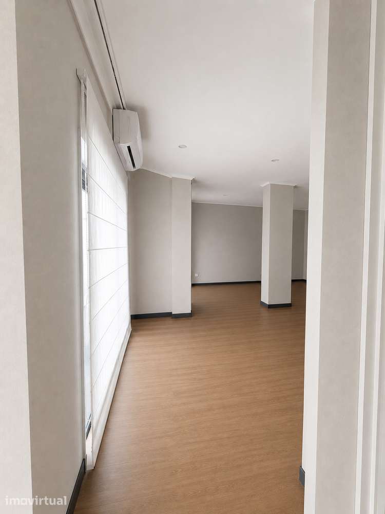 Loja com Elevado Potencial de Conversão em Habitação - Grande imagem: 5/11