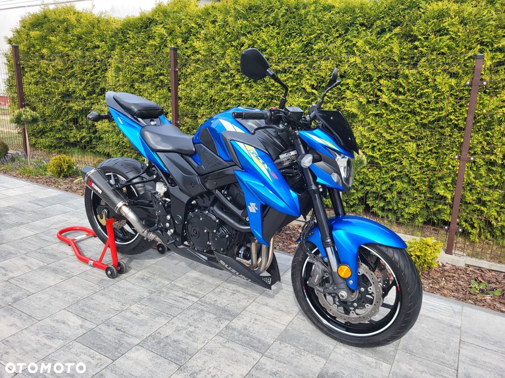 Suzuki GSX - 15