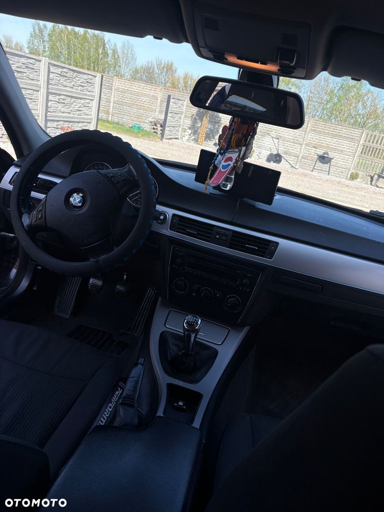 BMW Seria 3 320i - 4