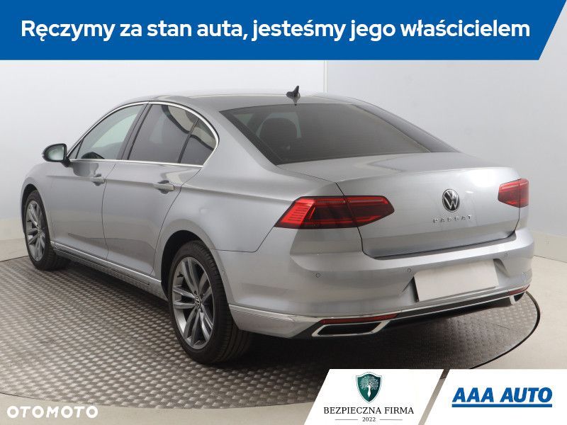 Volkswagen Passat - 6