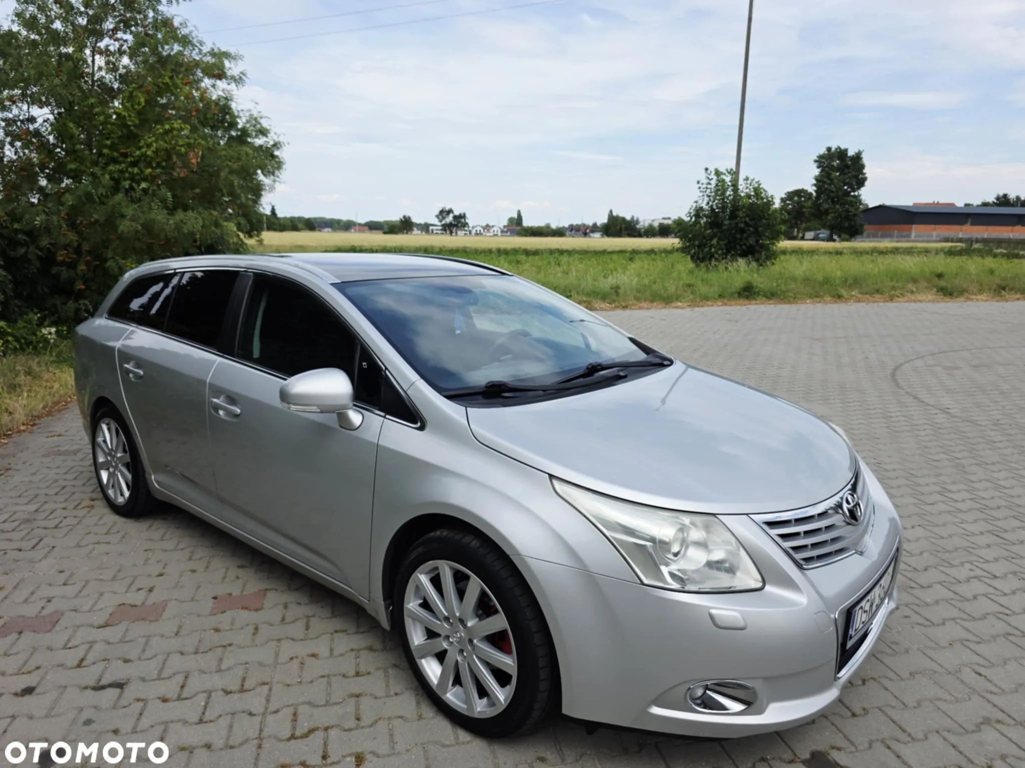 Toyota Avensis - 1