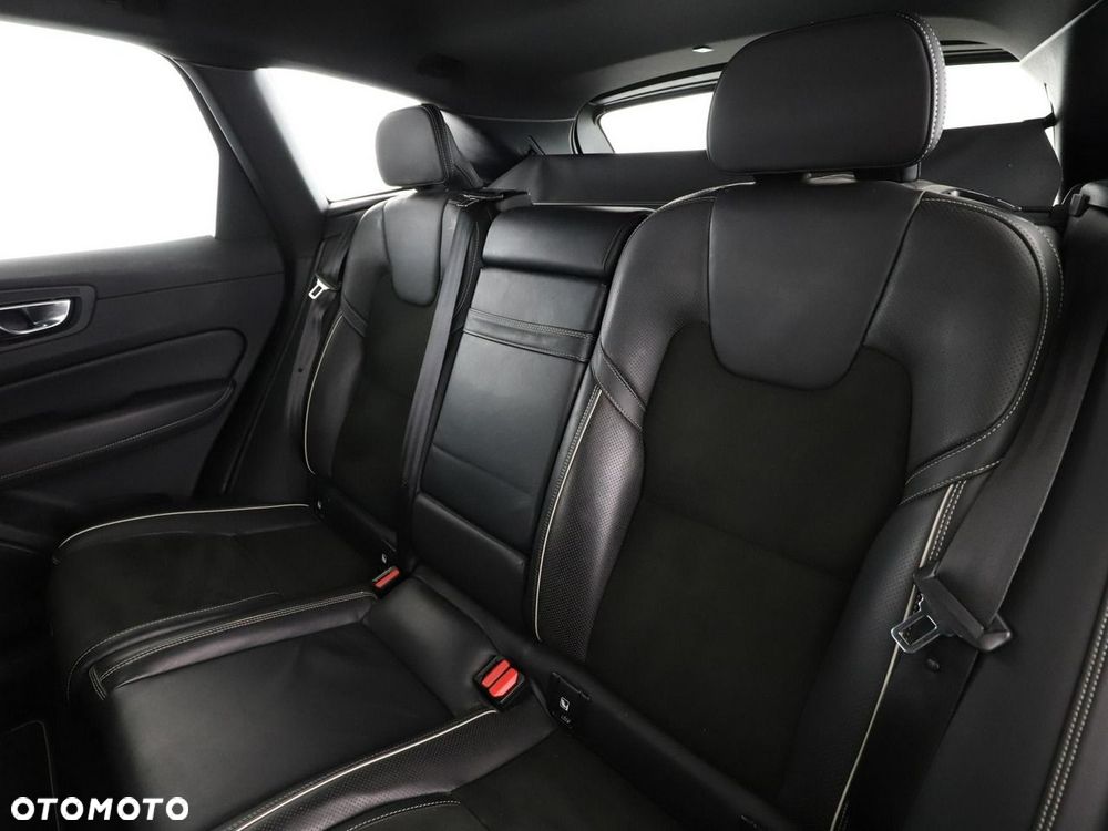 Volvo XC 60 D4 SCR R-Design - 18