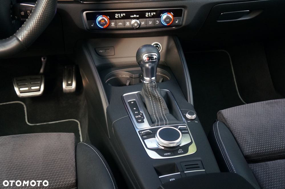 Audi A3 Sportback 2.0 TDI (clean diesel) quattro S tronic S line Sportpaket - 28