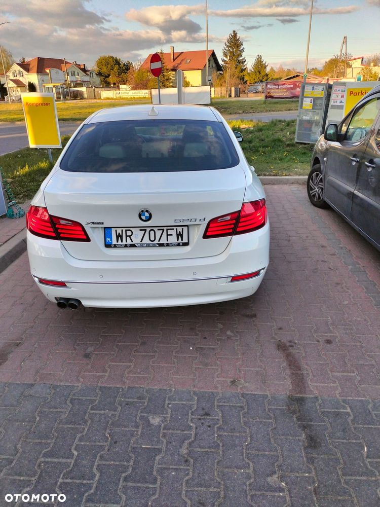 BMW Seria 5 520d xDrive - 18