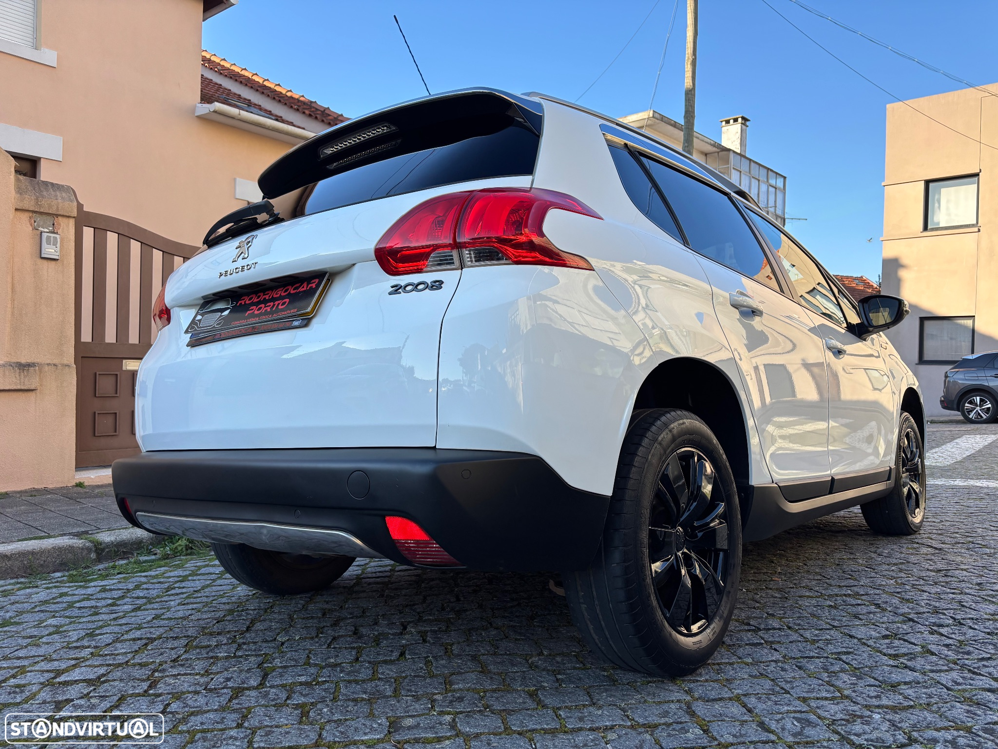 Peugeot 2008 1.2 PureTech Style - 18