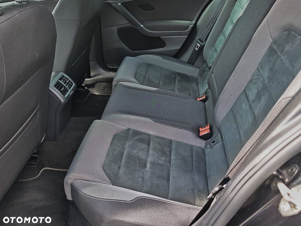 Volkswagen Golf Variant 2.0 TDI SCR DSG R-Line - 11