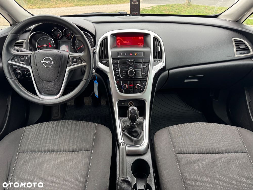 Opel Astra 1.4 T Essentia - 9