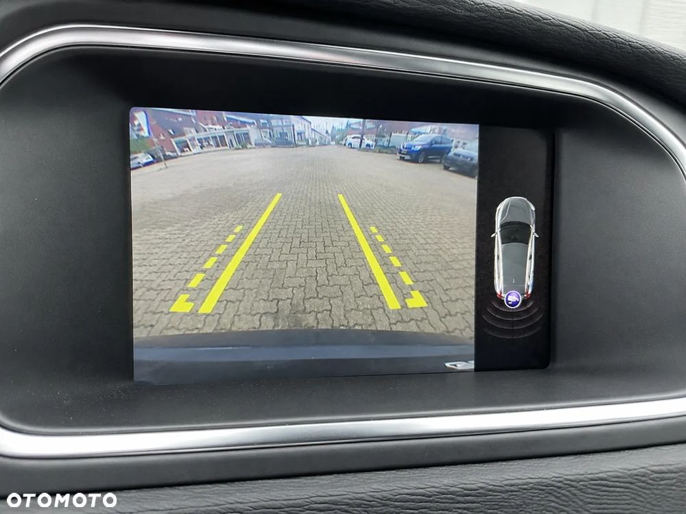 Volvo V40 D3 Drive-E Momentum - 9