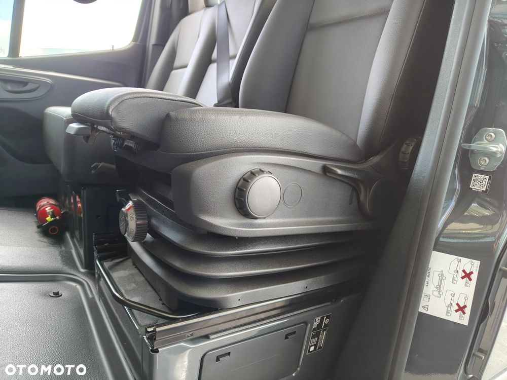 Mercedes-Benz Sprinter - 9