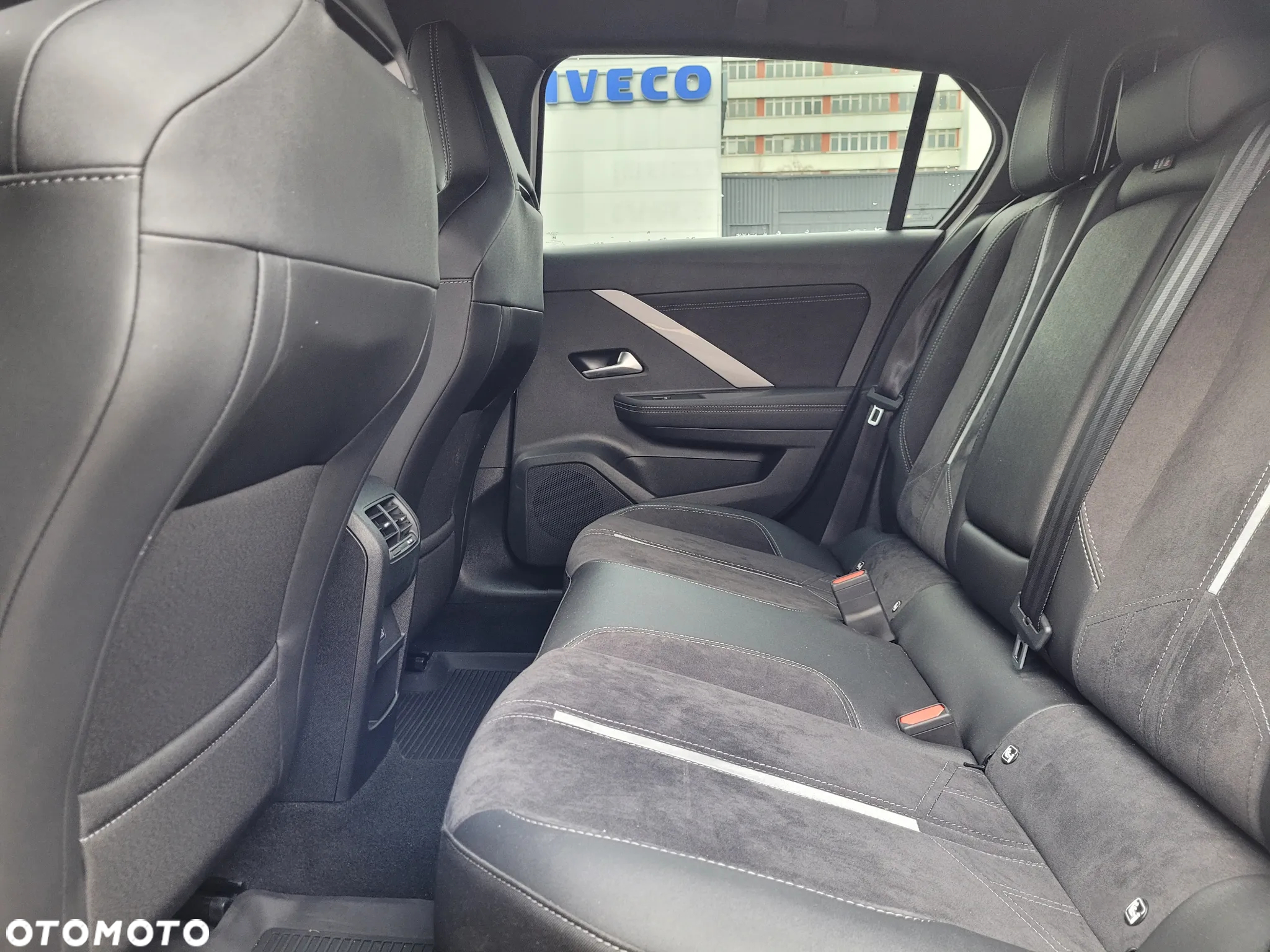Opel Astra VI 1.6 T Plug-in Hybrid GSe - 12