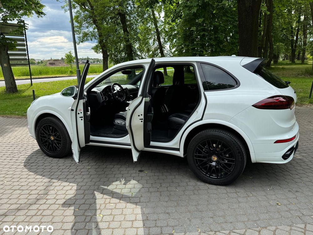 Porsche Cayenne Platinum Edition - 7
