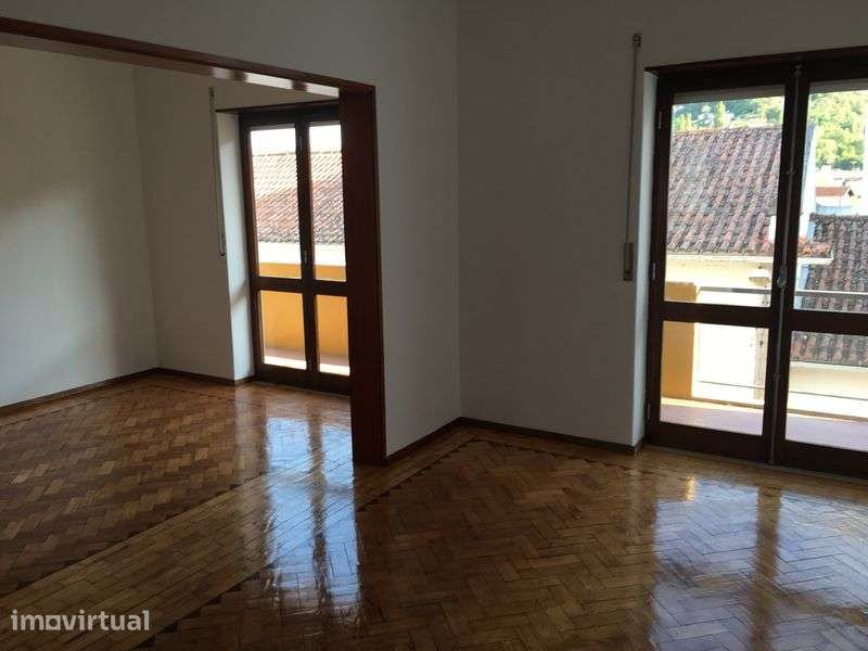 Alugo T3 - Centro de Alcobaça - Grande imagem: 5/12