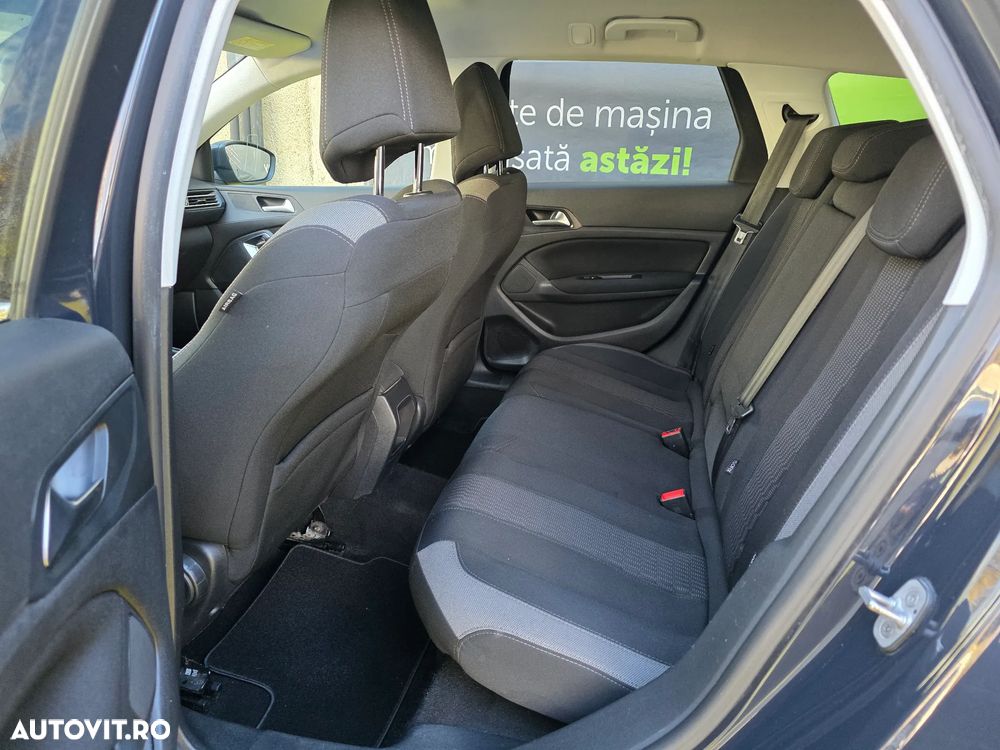 Peugeot 308 1.2 L PureTech Turbo S&S Allure - 12