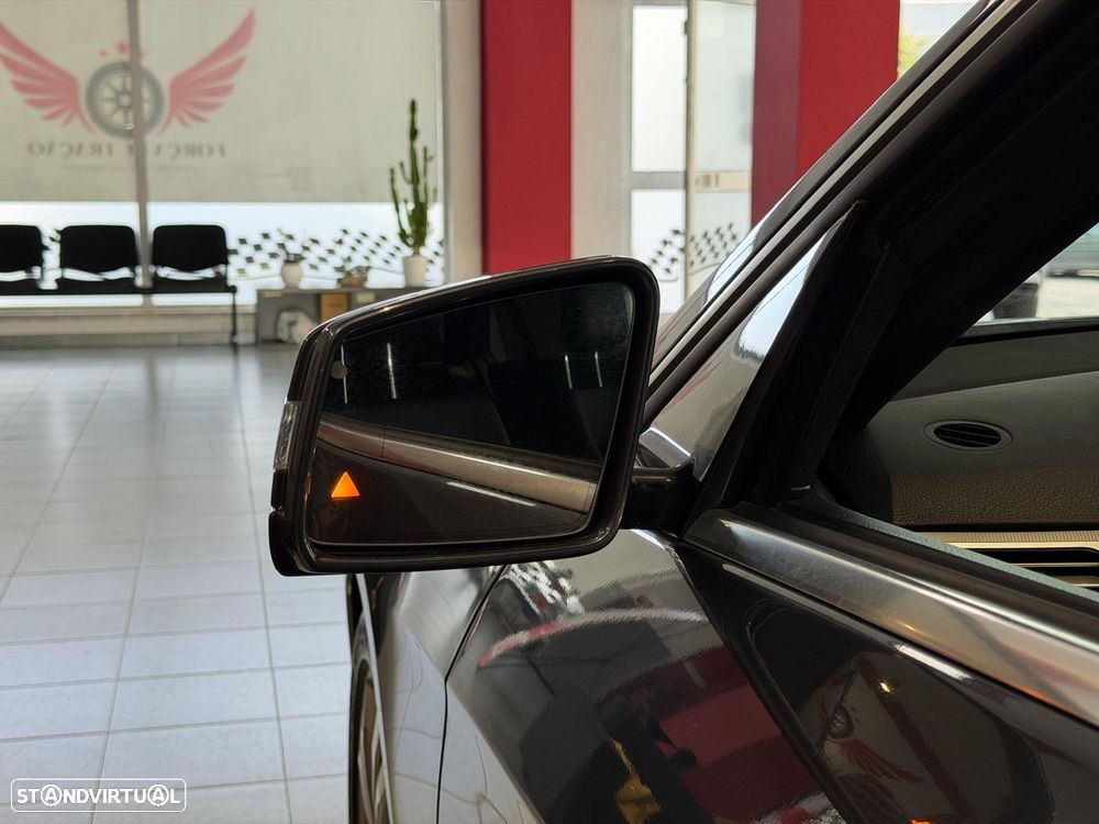 Mercedes-Benz E 300 Bluetec Hybrid Avantgarde - 16