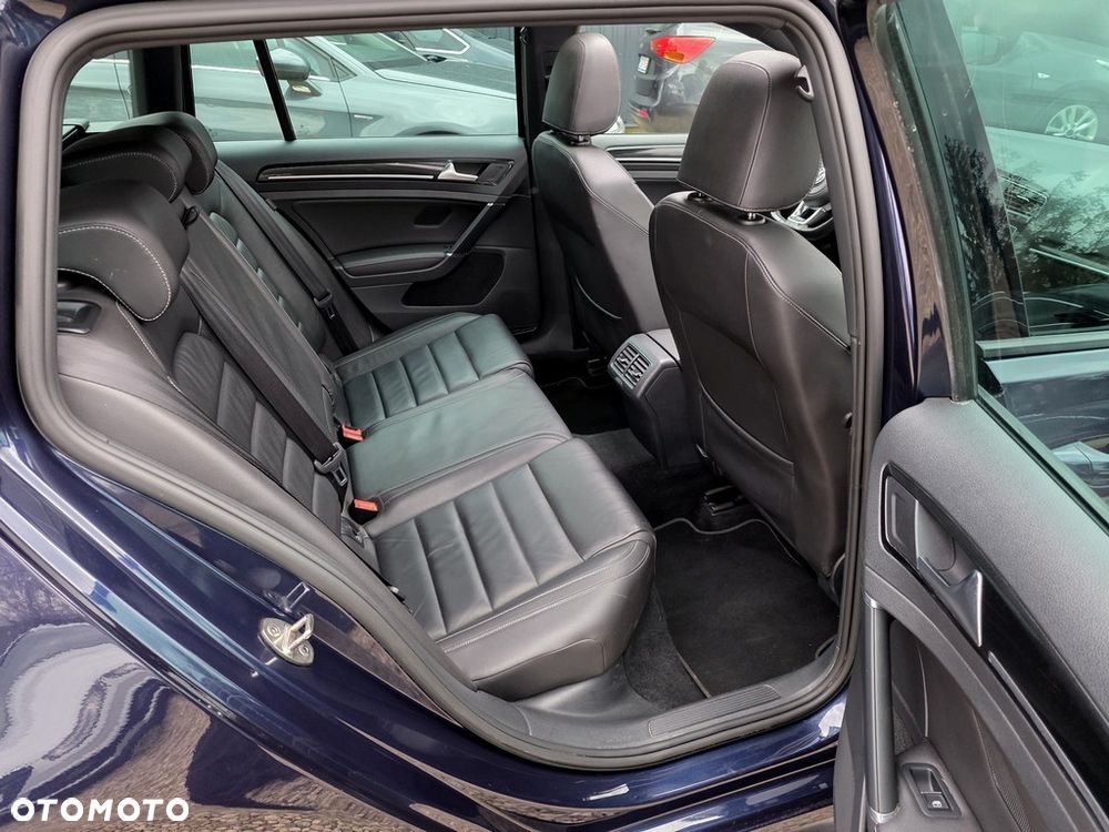 Volkswagen Golf - 9