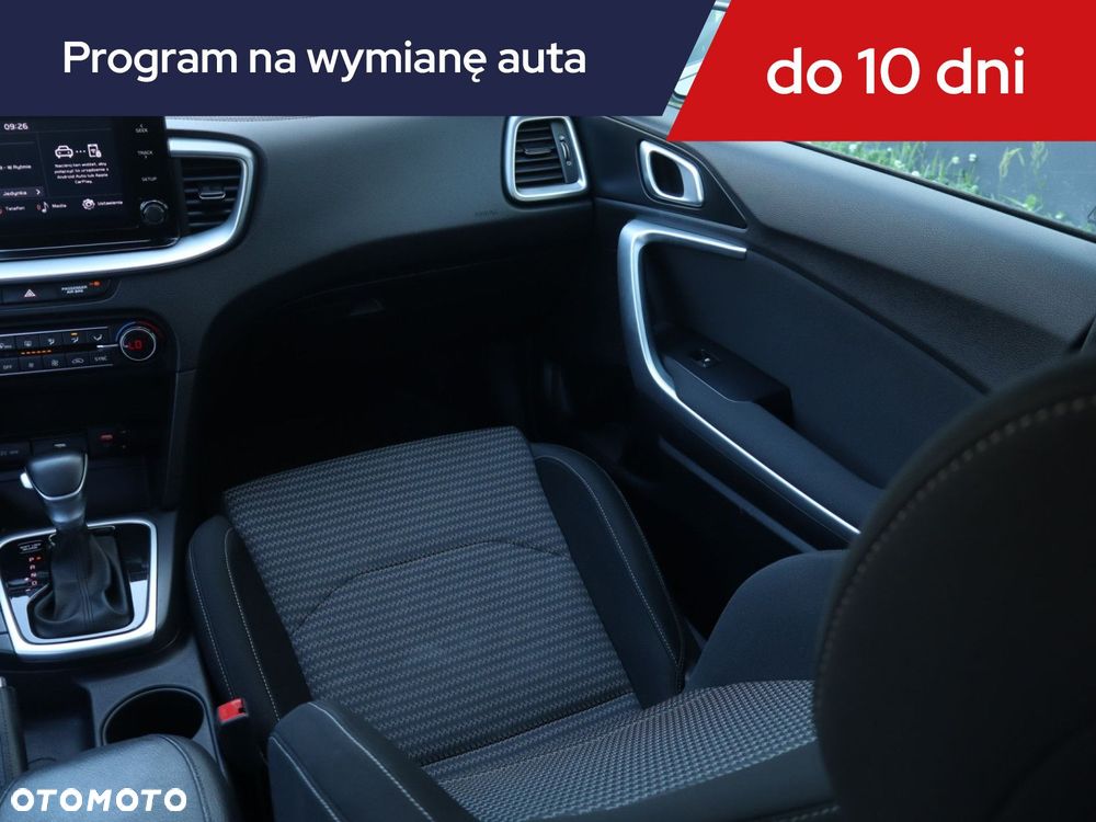 Kia Ceed - 10
