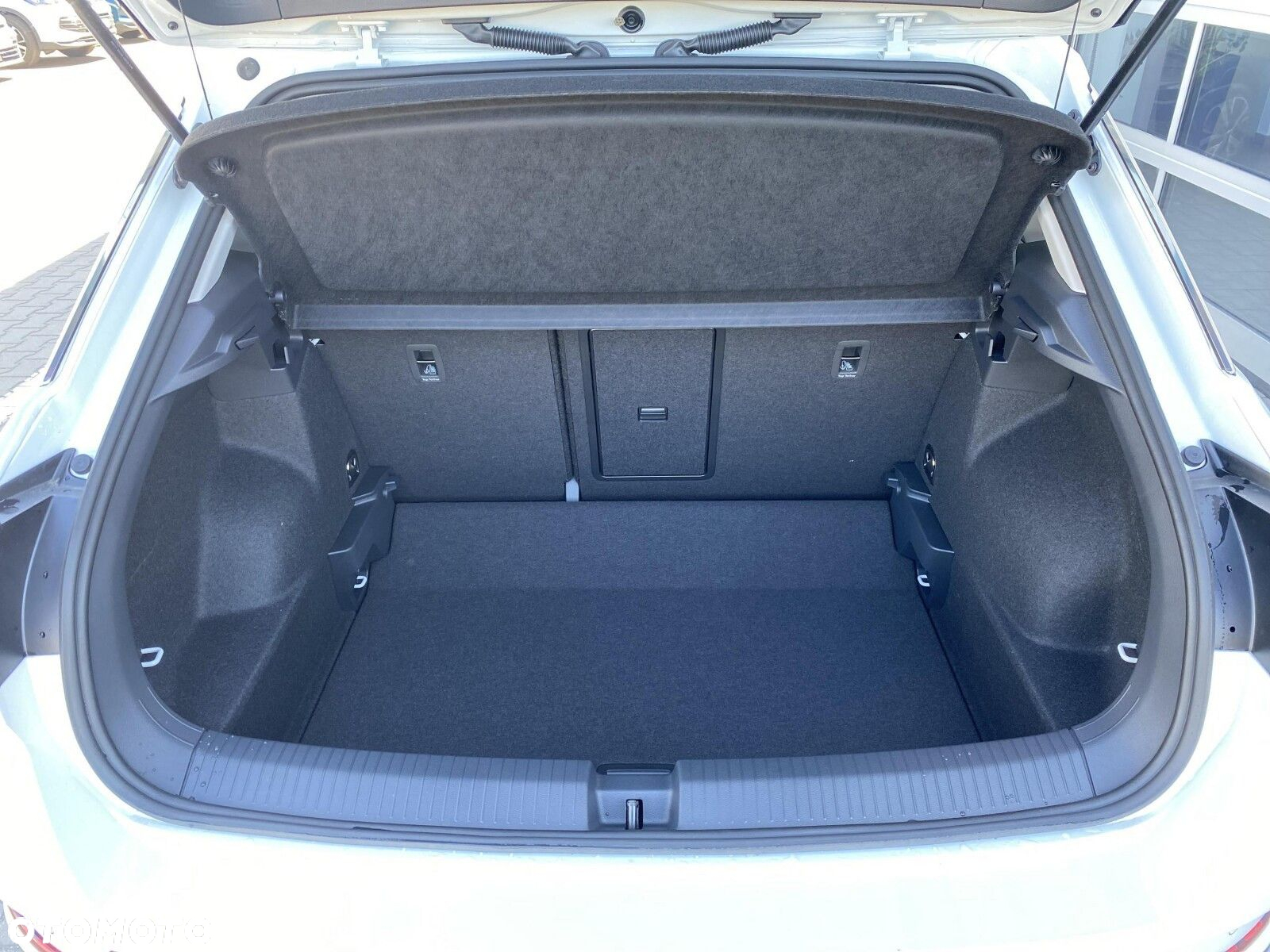 Volkswagen T-Roc - 18