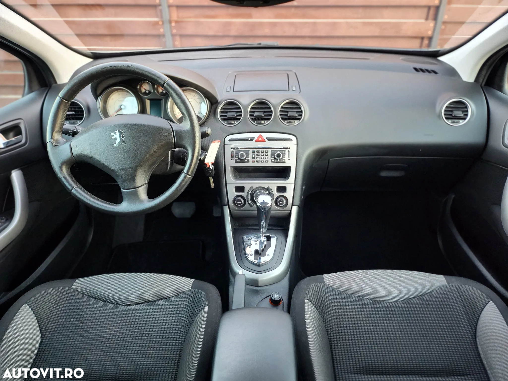Peugeot 308 1.6E Confort Pack Aut - 6