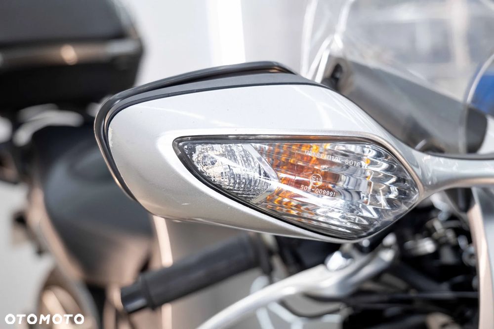 Honda VFR - 13