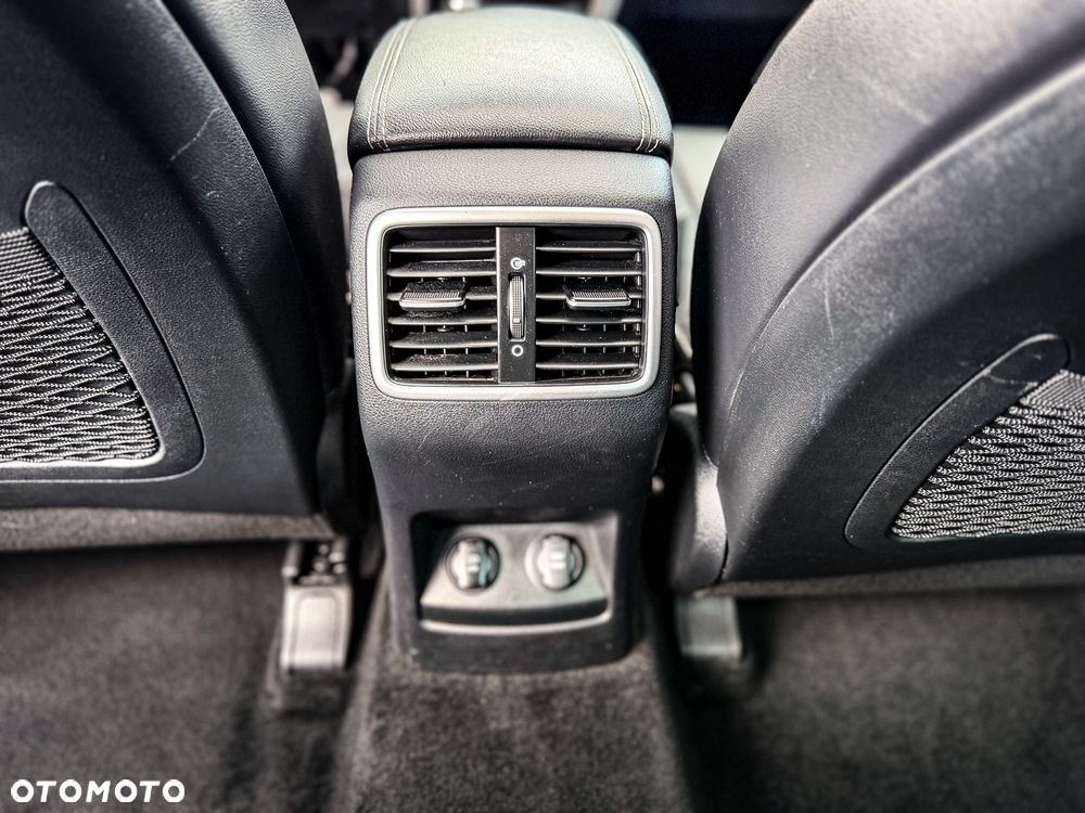 Kia Sportage 2,0 CRDI AWD Spirit - 27