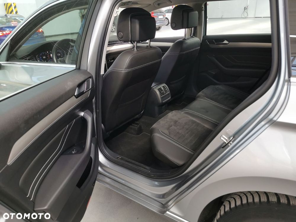 Volkswagen Passat 2.0 TDI EVO Elegance DSG - 13