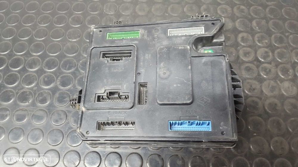 CAIXA DE RELÉS/ FUSÍVEIS RENAULT MEGANE III BERLINA 5 P 2.0 16V - 2