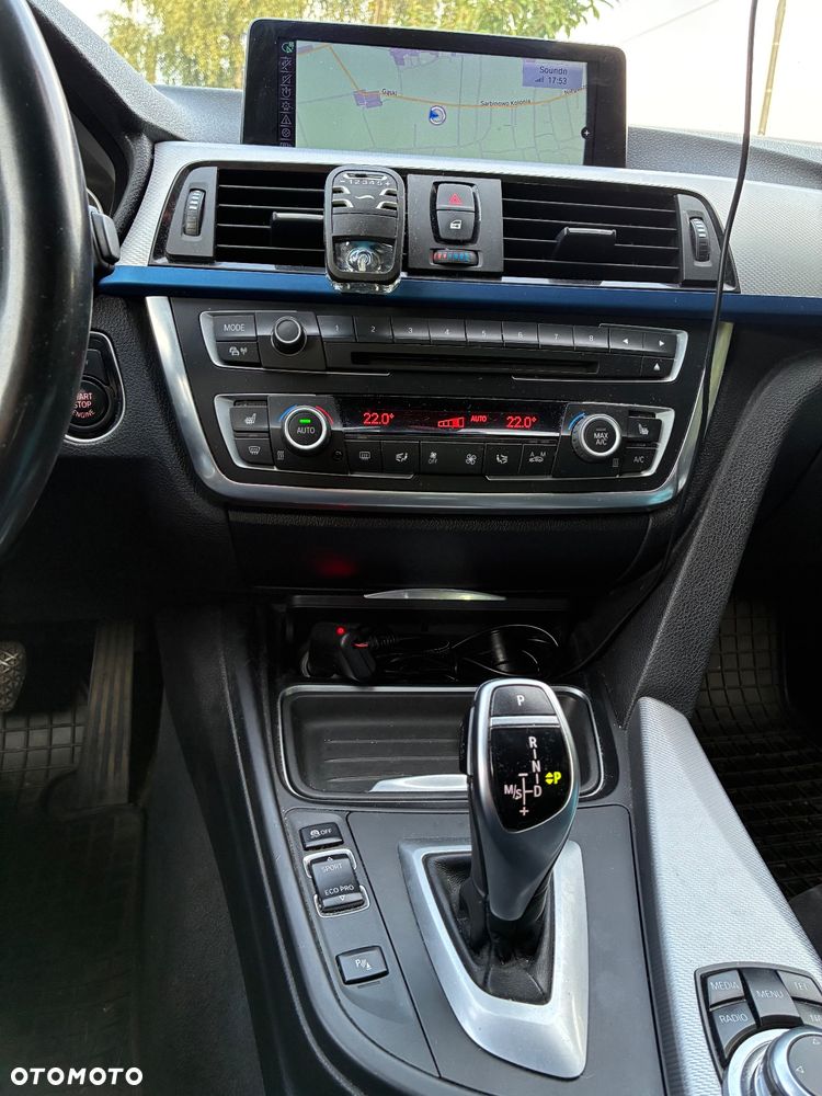 BMW Seria 3 330d M Sport - 11