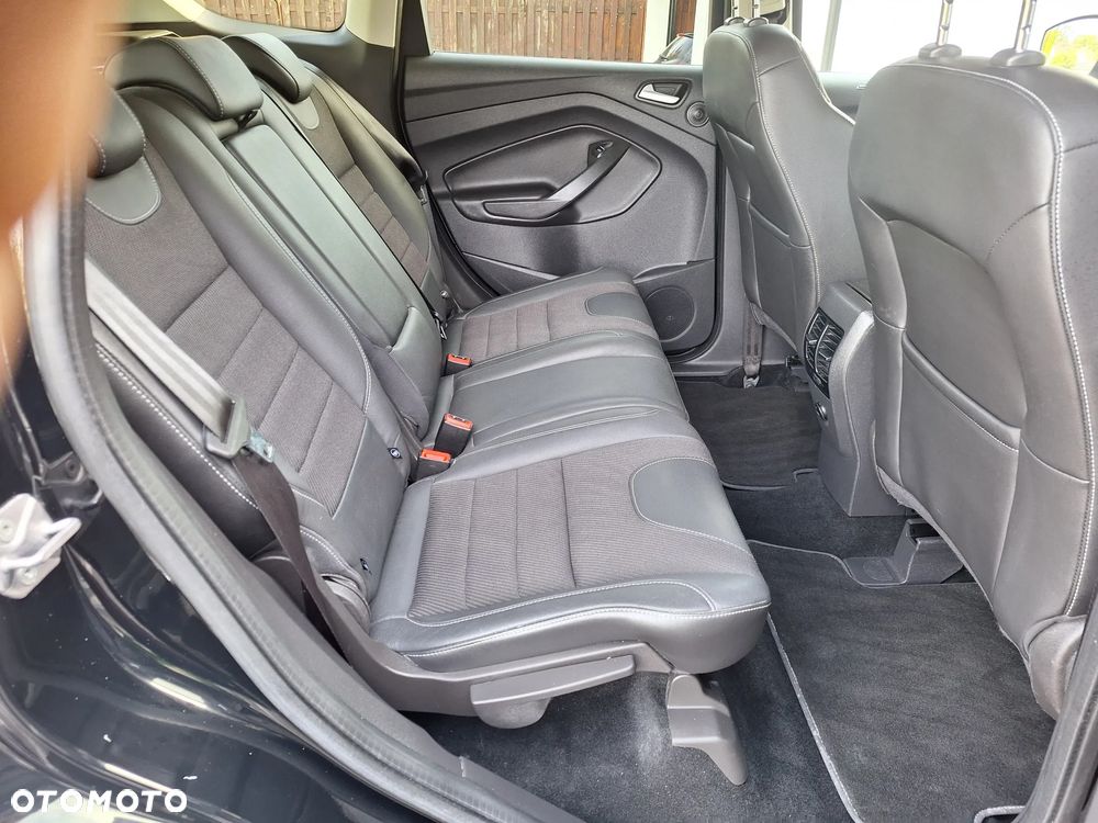 Ford Kuga 2.0 TDCi 2x4 ST-Line - 22