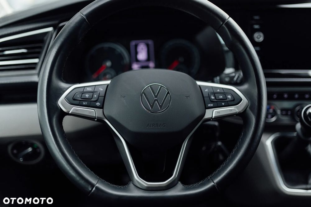Volkswagen Caravelle - 35